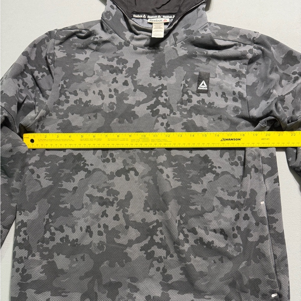 Bundle only! Must be with $15 or more Reebok Charcoal and Black Performance Hood - Picture 3 of 5